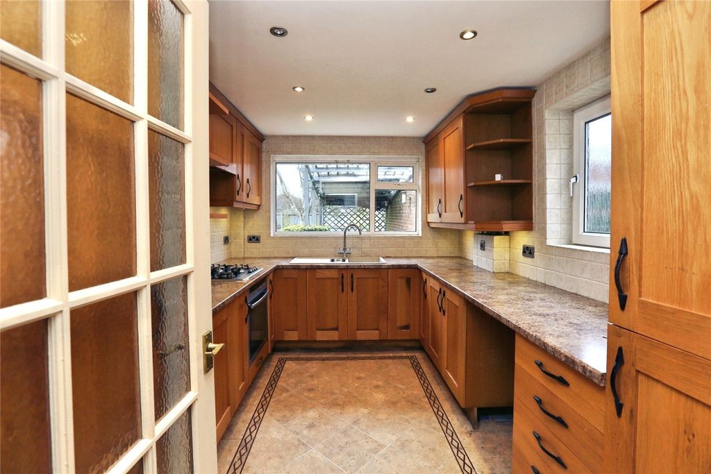 Property photo 2 of 19 Kitchen