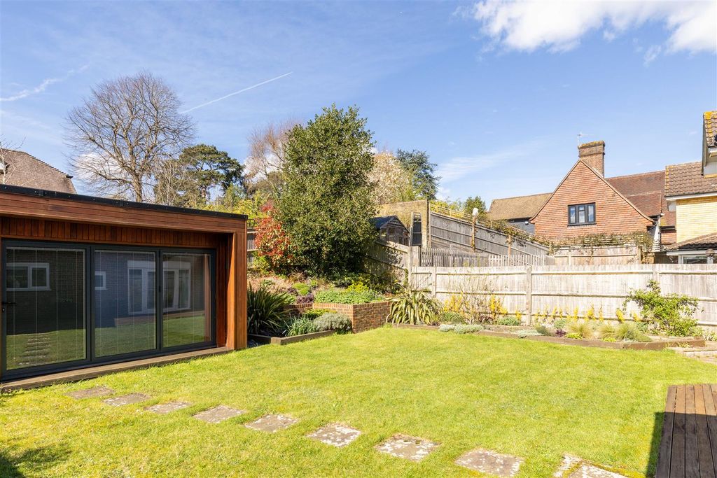 Additional image 18 of 4 bed detached house for saleBeaufort Close, Reigate RH2