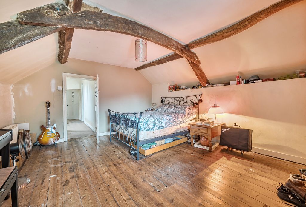 Property photo 2 of 19 1385983-14-6942c5...