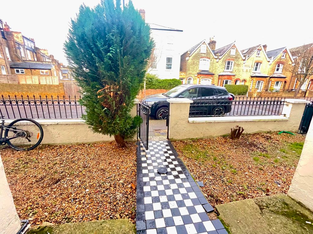 Property photo 2 of 7