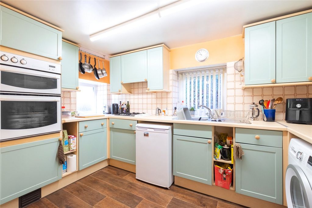 Property photo 3 of 20 Kitchen