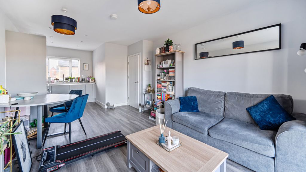 Property photo 2 of 18