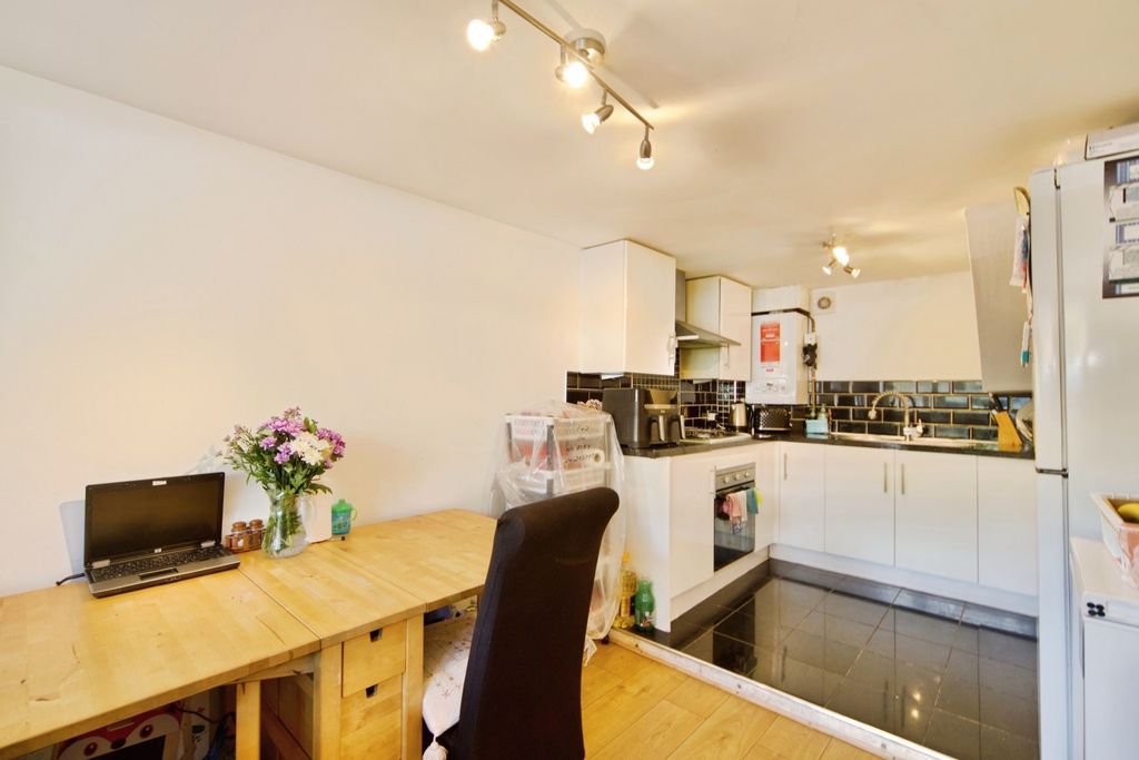 Property photo 3 of 20 Pbox-Img.Jpg