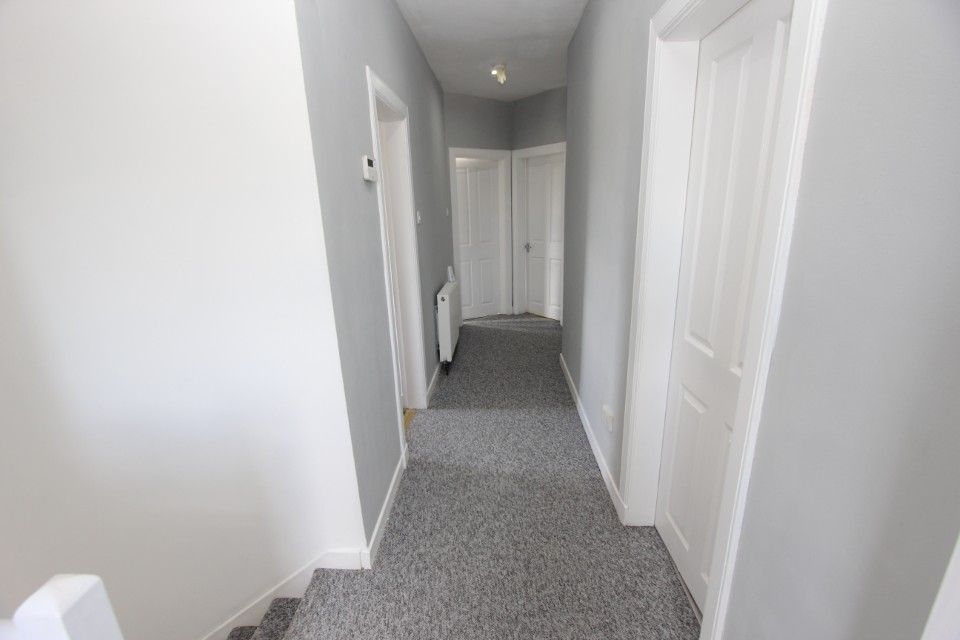 Property photo 3 of 19 Hall