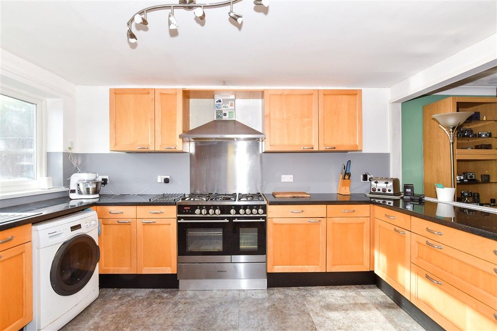 Property photo 3 of 15 Kitchen