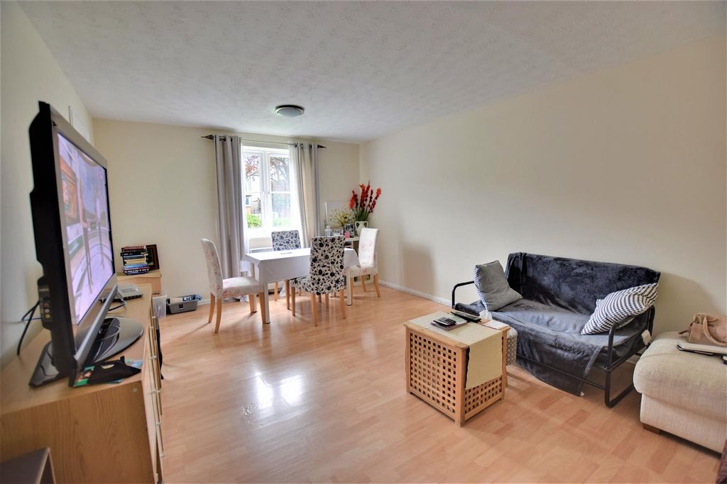 Property photo 2 of 6