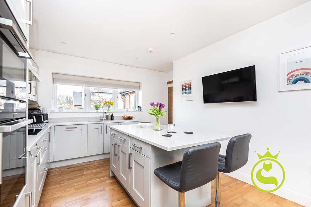 Property photo 3 of 31