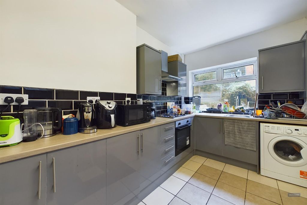 Property photo 2 of 12 Cam01745G0-Pr0038-Still003.Jpg