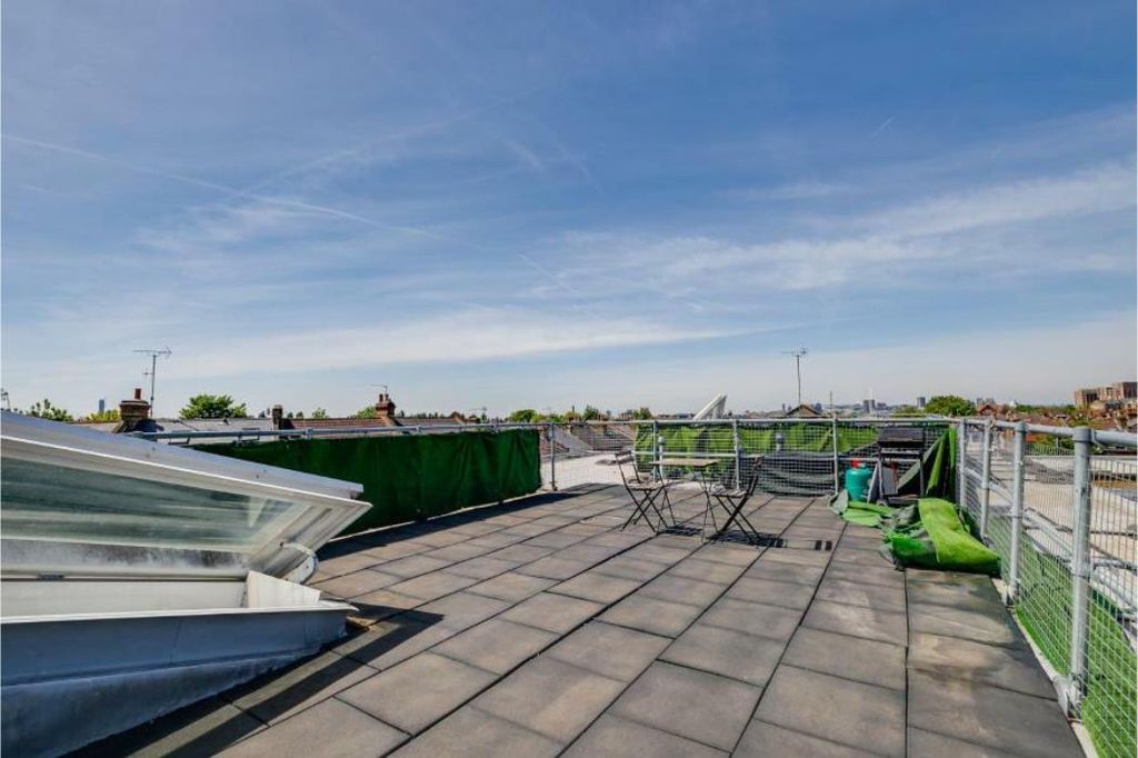 Property photo 2 of 9 Roof-Terrace-Png-8