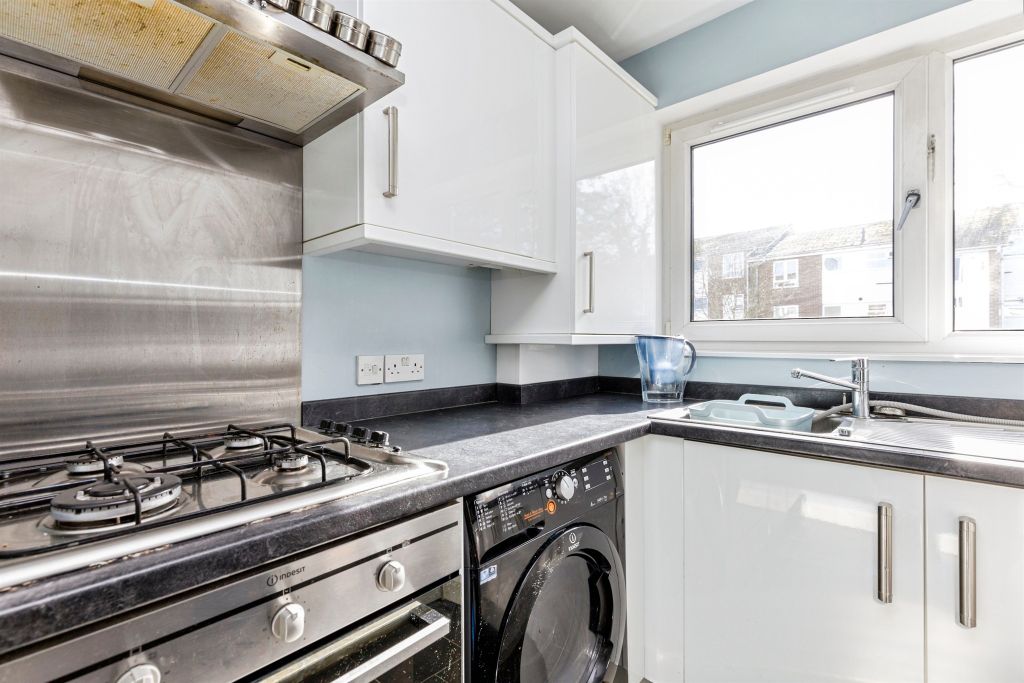 Additional image 18 of 3 bed flat for salePaddockhall Road, Haywards Heath RH16