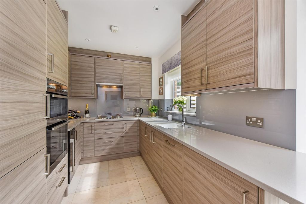 Additional image 4 of 3 bed property for saleHook Court, Bramshott Place, Liphook GU30