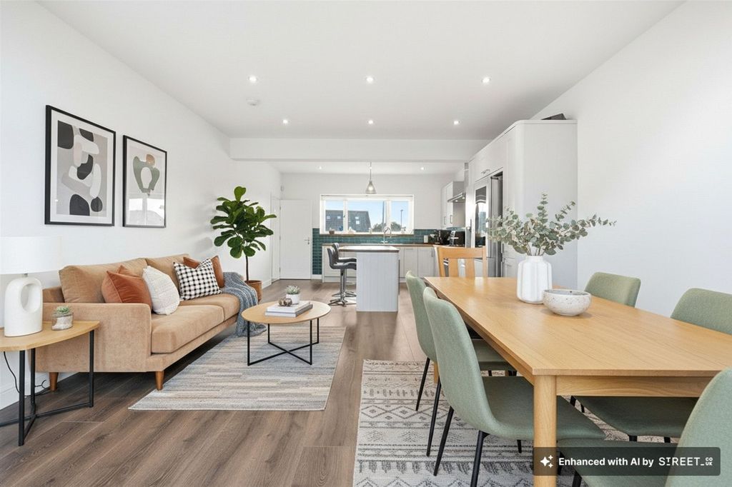 Property photo 3 of 23