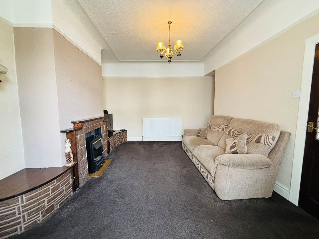 Property photo 3 of 25