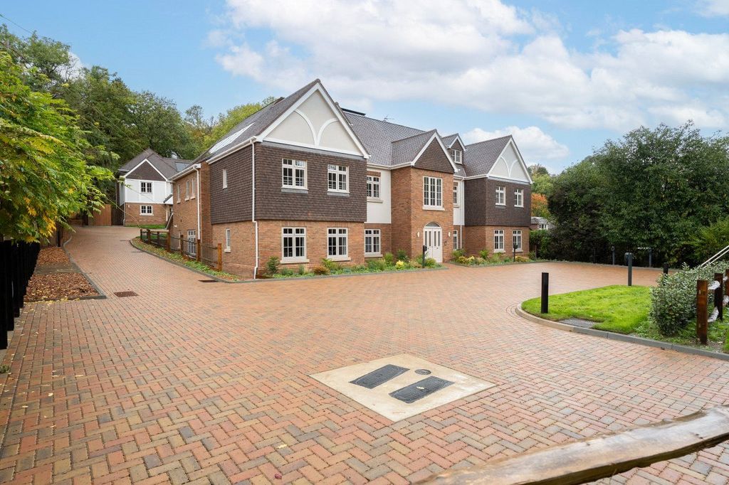 Property photo 1 of 17 Picture No. 12