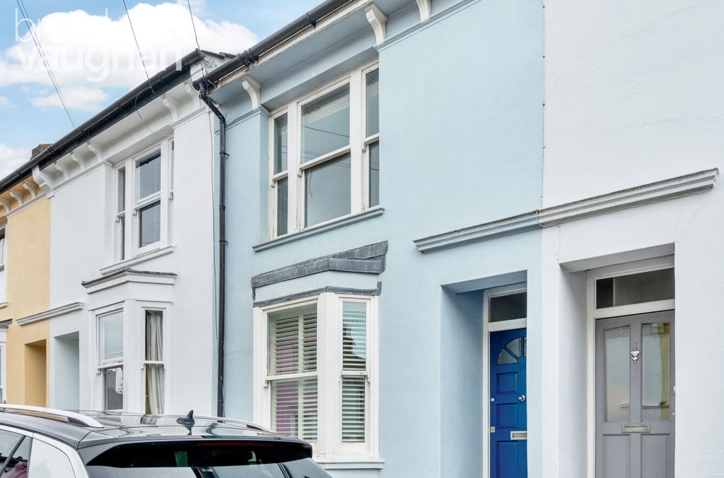 Property photo 1 of 11 External