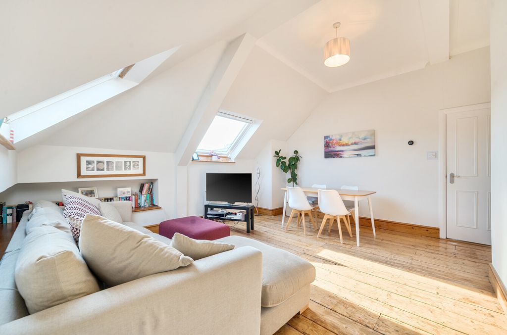 Property photo 2 of 19 1433217-8-69Bd62B...