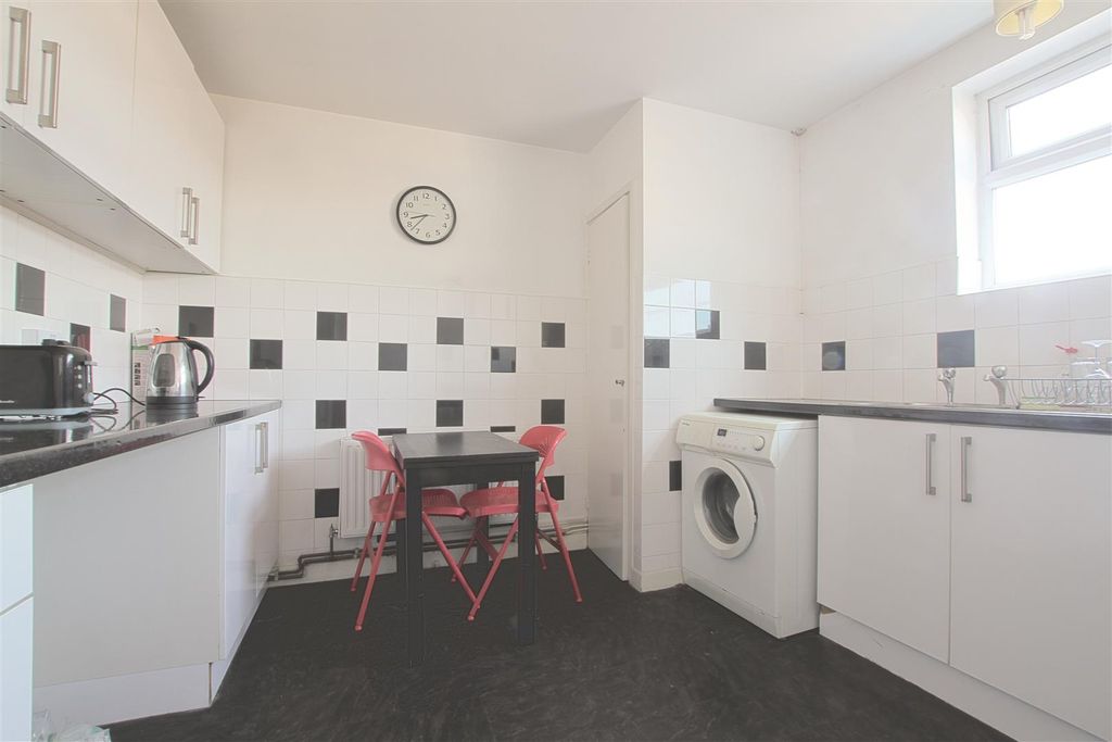 Property photo 3 of 4