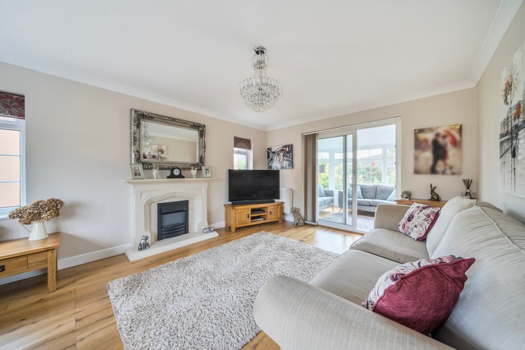 Property photo 3 of 16 Pennymoor, Seddons