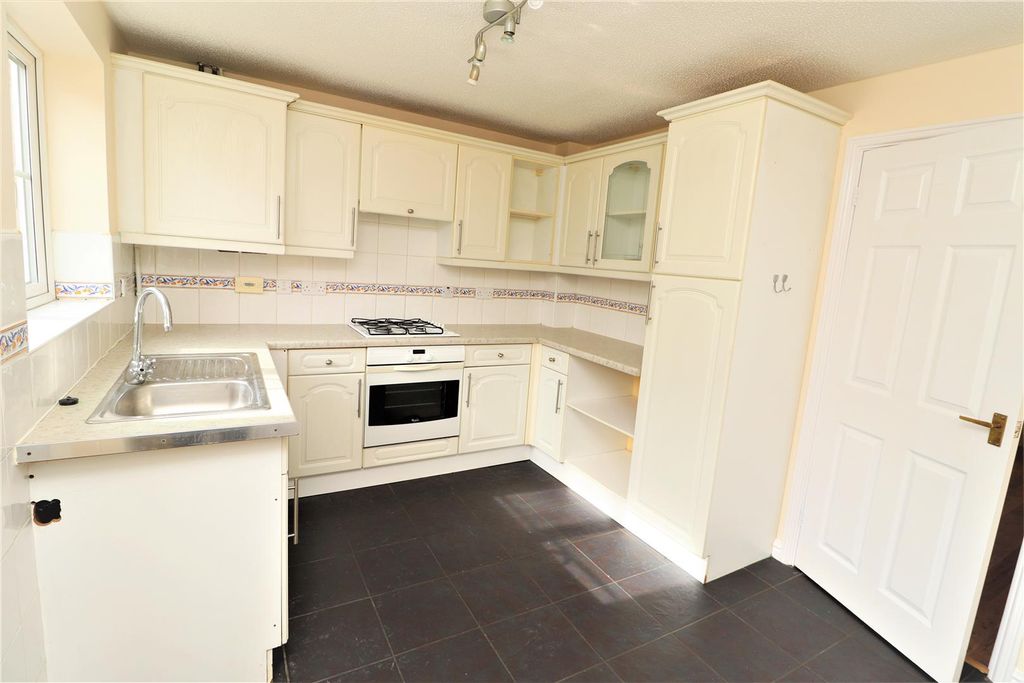 Property photo 3 of 8 Kitchen1 .Jpg
