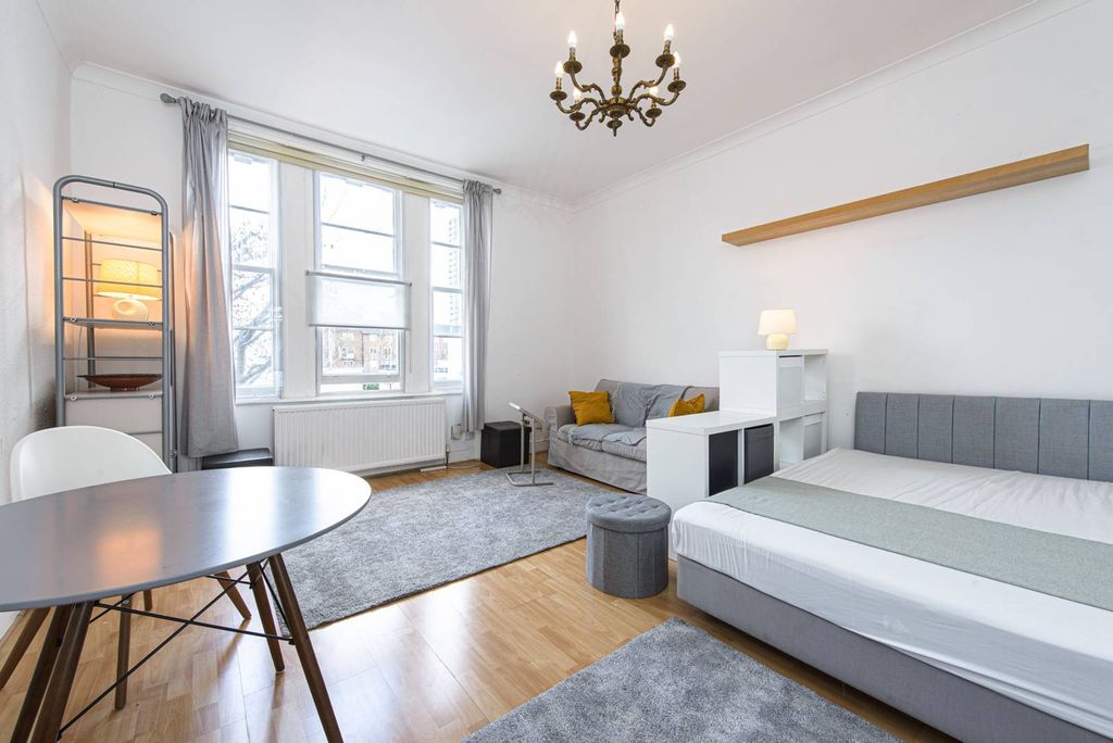 Property photo 1 of 5