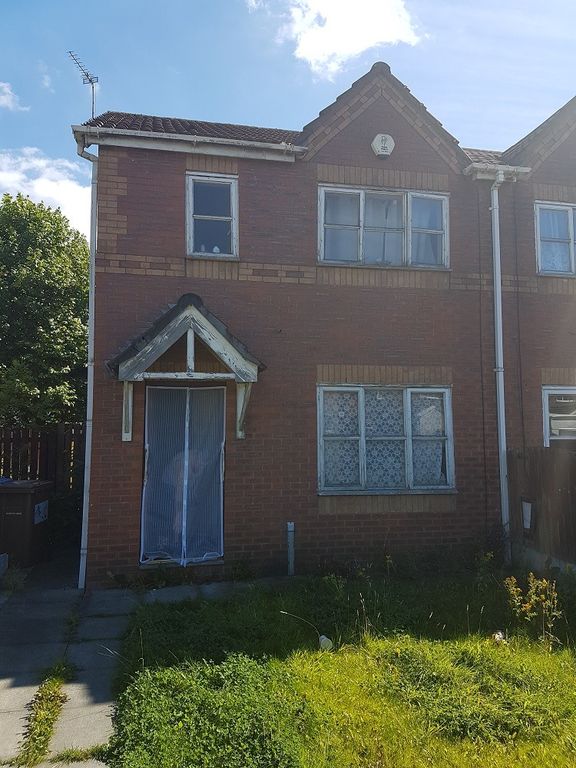 Property photo 1 of 6 Available 3 Bedroom Semi Detached House In Buckfield Av M5