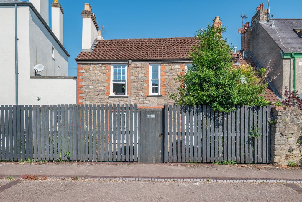 Property photo 1 of 16