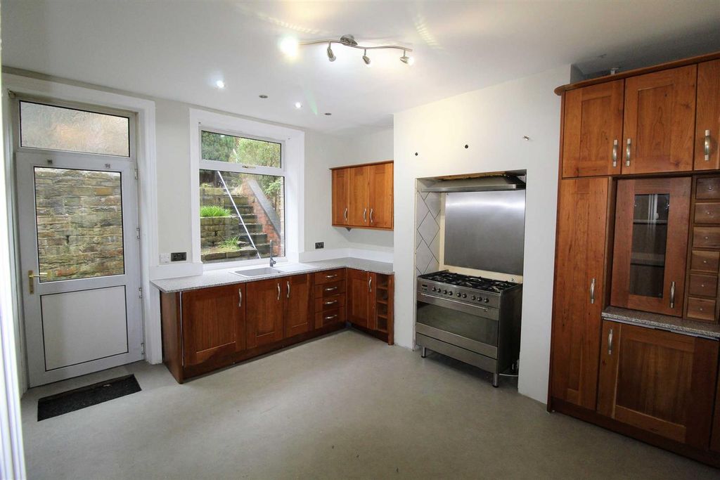 Property photo 3 of 15 Dining Kitchen