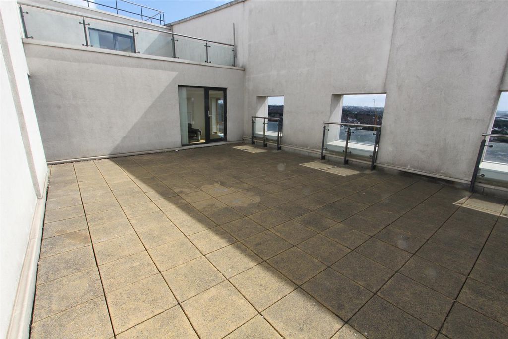 Property photo 3 of 11 Terrace.Jpg