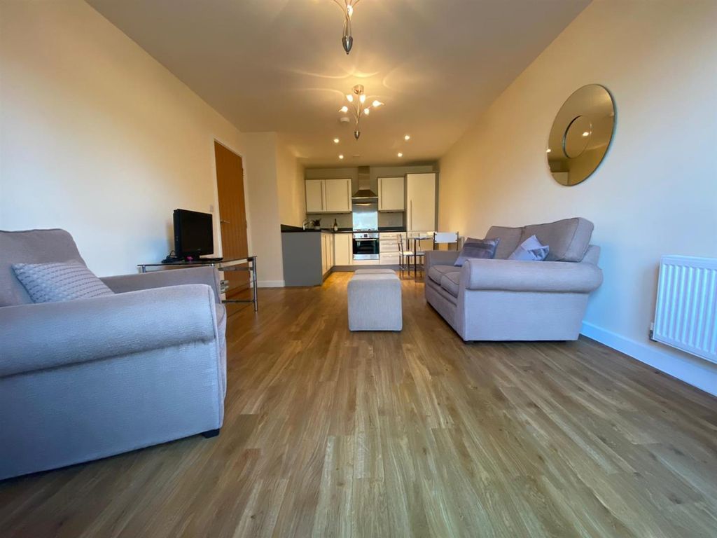 Property photo 3 of 9 Lounge