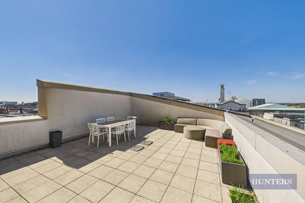 Property photo 3 of 14 Cam05152G0-Pr0064-Still008.Jpg