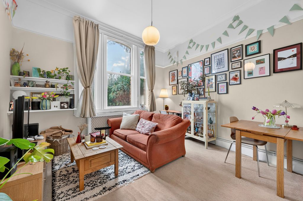 Property photo 2 of 11 Picture No. 28