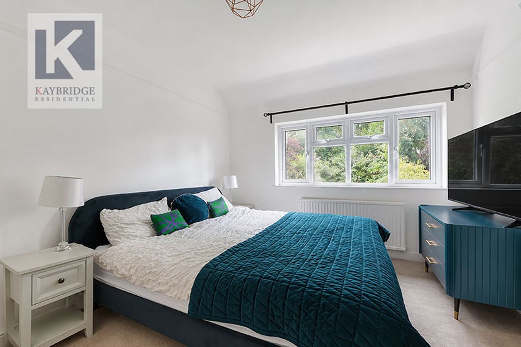 Property photo 3 of 16 Grafton Road - Kt4 7Qp