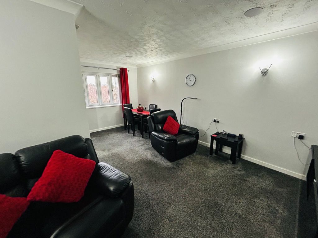 Property photo 3 of 13