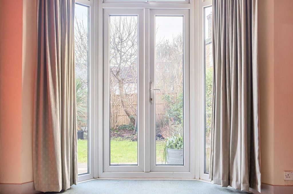 Property photo 3 of 12 Patio Doors.Jpg