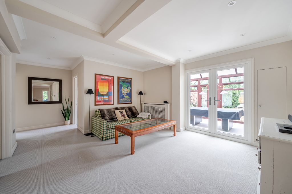 Property photo 3 of 19