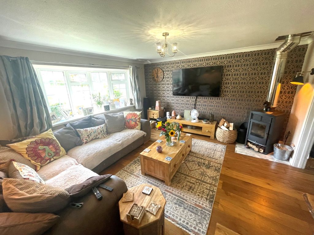 Property photo 2 of 11 Picture No. 12