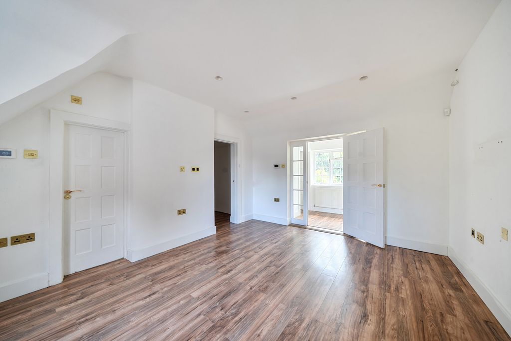 Additional image 8 of 4 bed detached house for saleCavendish Drive, Edgware HA8