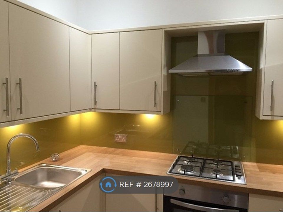 Property photo 3 of 7 Kitchen