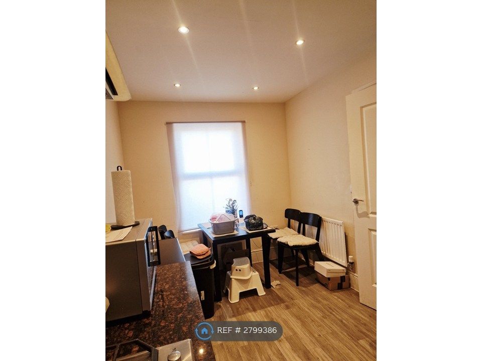 Property photo 3 of 10 Dinning Area
