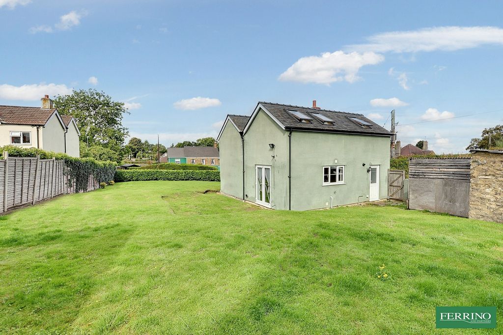 Property photo 2 of 19 Garden