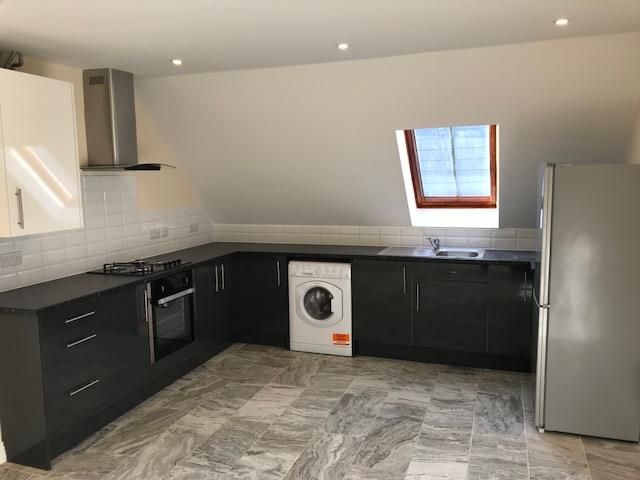 Property photo 3 of 10 Kitchen