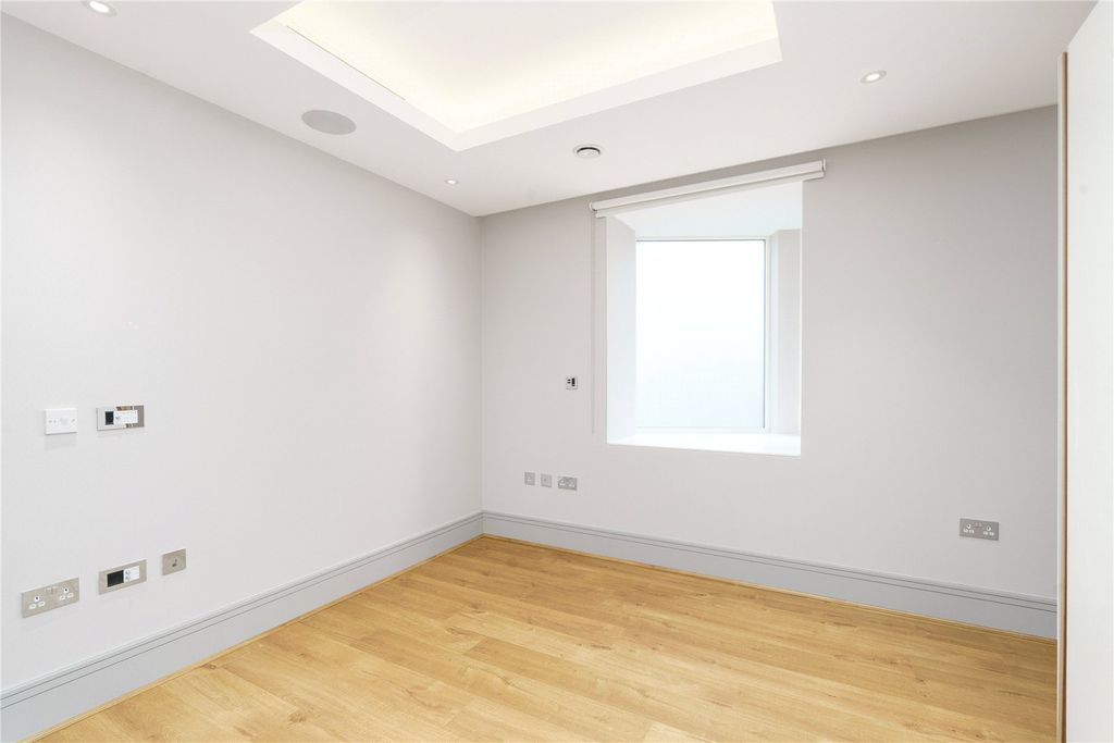 Property photo 2 of 7 Picture No. 01