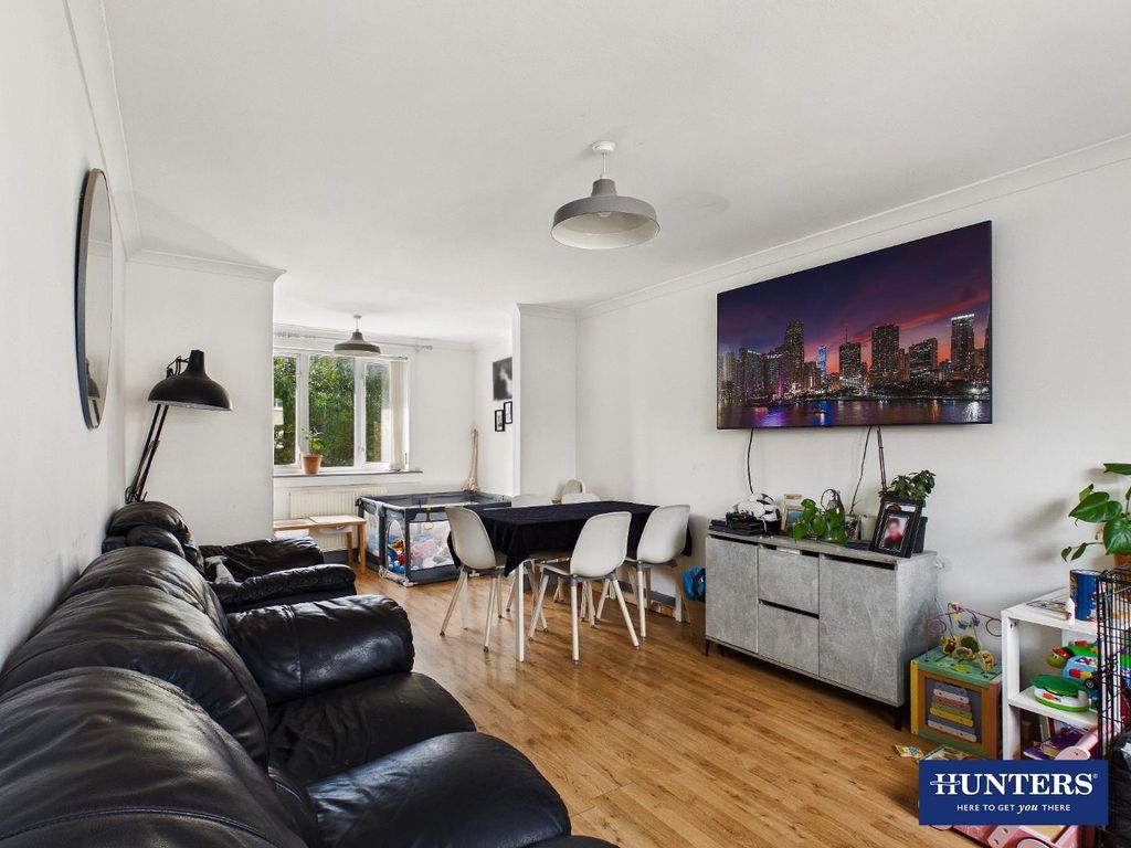 Property photo 3 of 20 Lounge/Dining Room