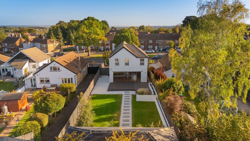 Property photo 3 of 25