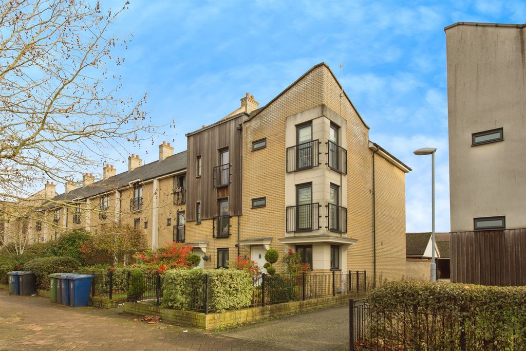 Property photo 1 of 20