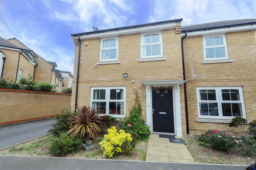 Property photo 1 of 11