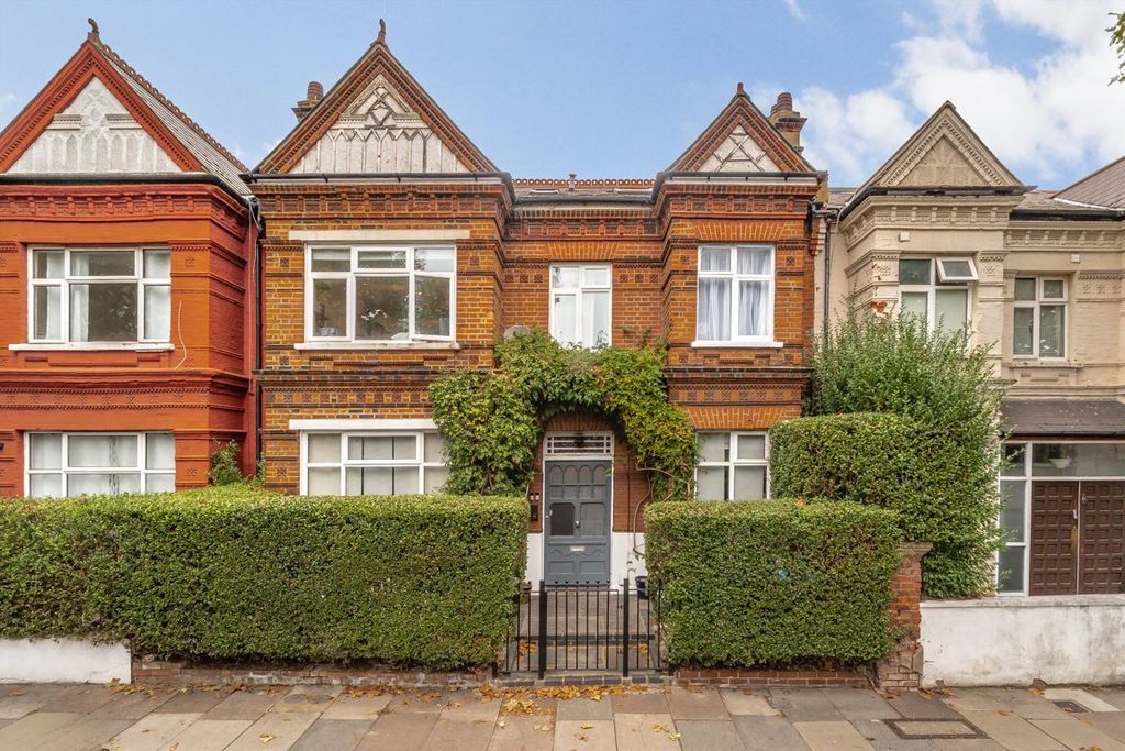 Property photo 1 of 8