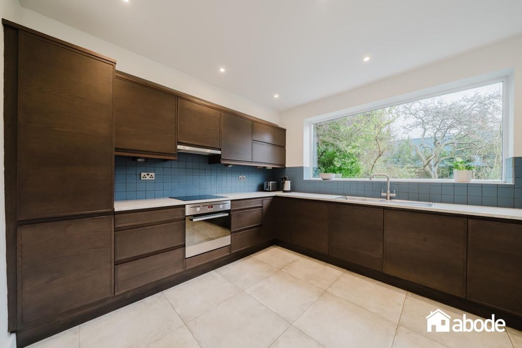 Property photo 3 of 43 Dsc00635-Hdr.Jpg