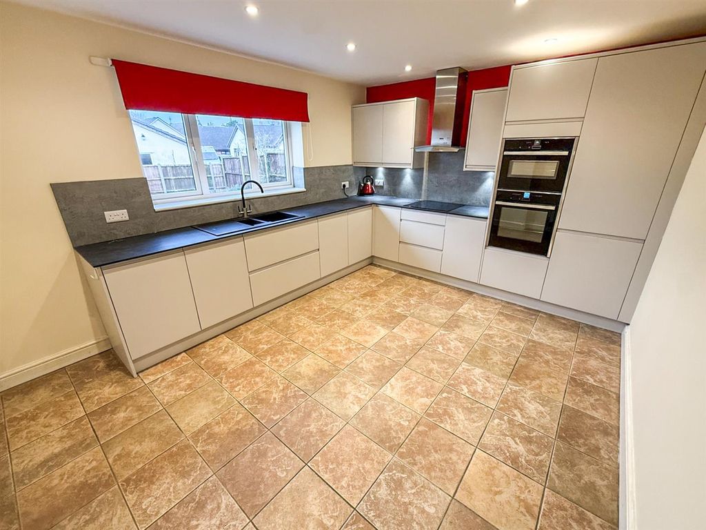 Property photo 2 of 11 Kichen/Dining Room