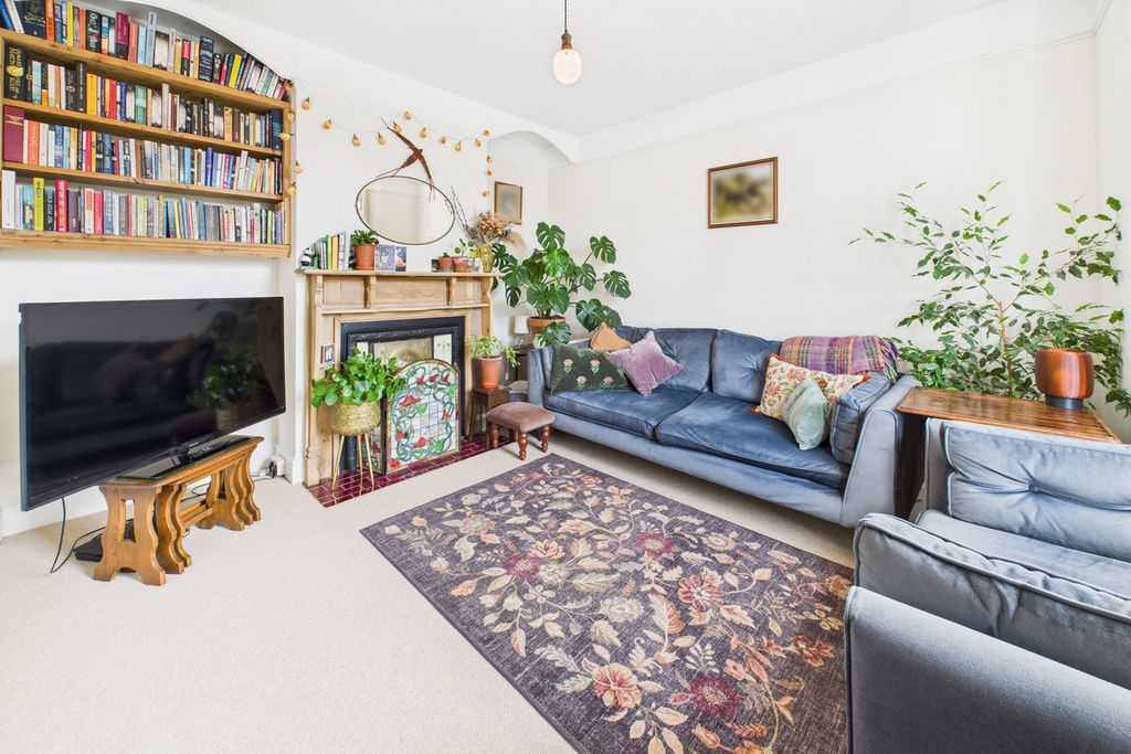 Property photo 2 of 24